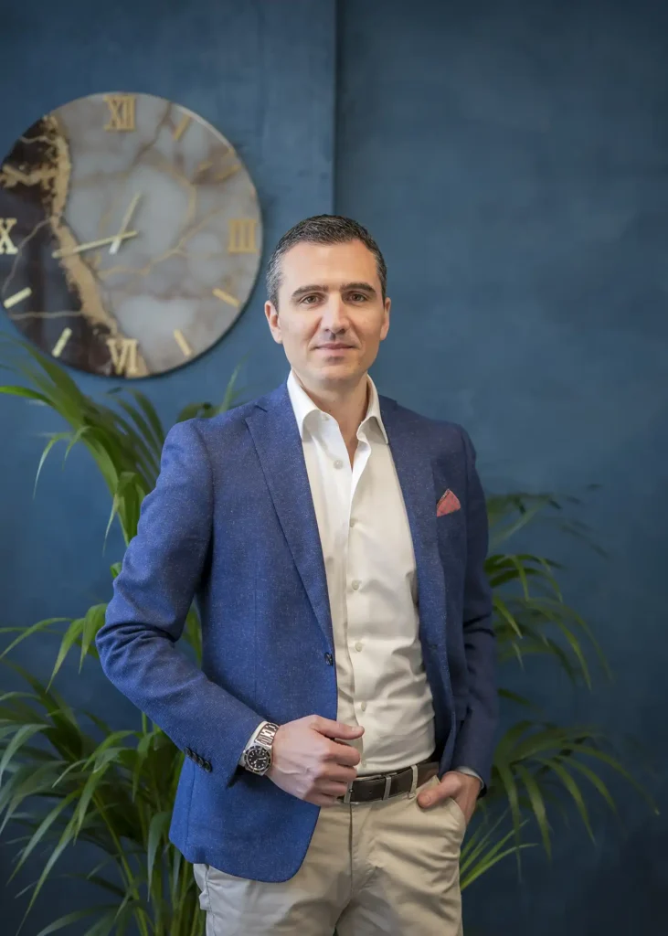 Massimiliano Scorza, consulente del lavoro con oltre 20 anni di esperienza al fianco di imprenditori e responsabili HR